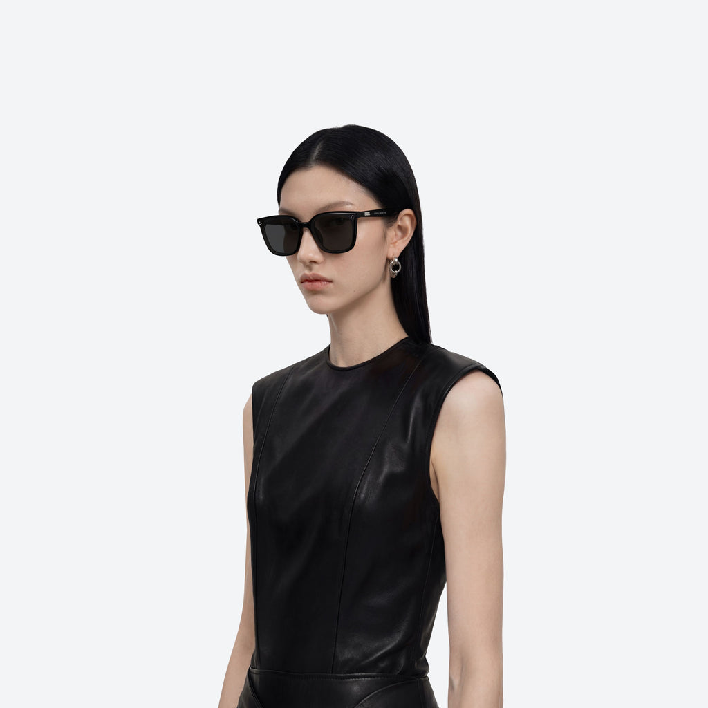 Gentle Monster Lo Lou 01 Black / Black