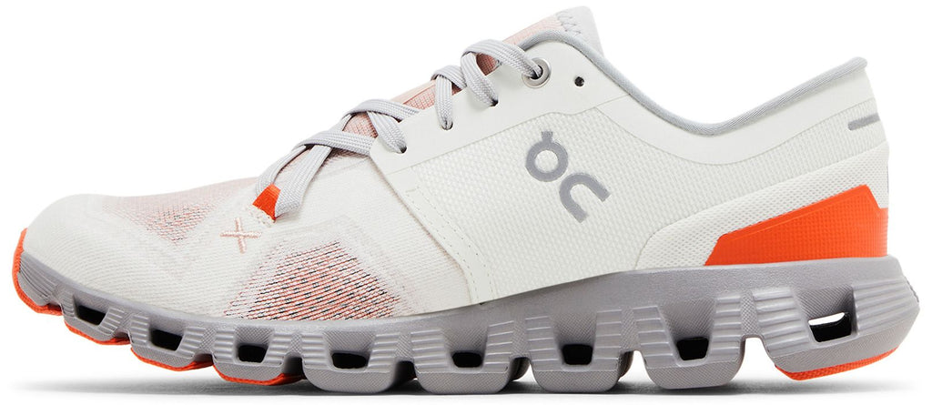 On Running Cloud X 3 Ivory Alloy (W)