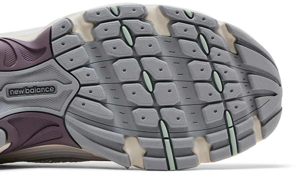 New Balance 530 Sea Salt Ice Wine