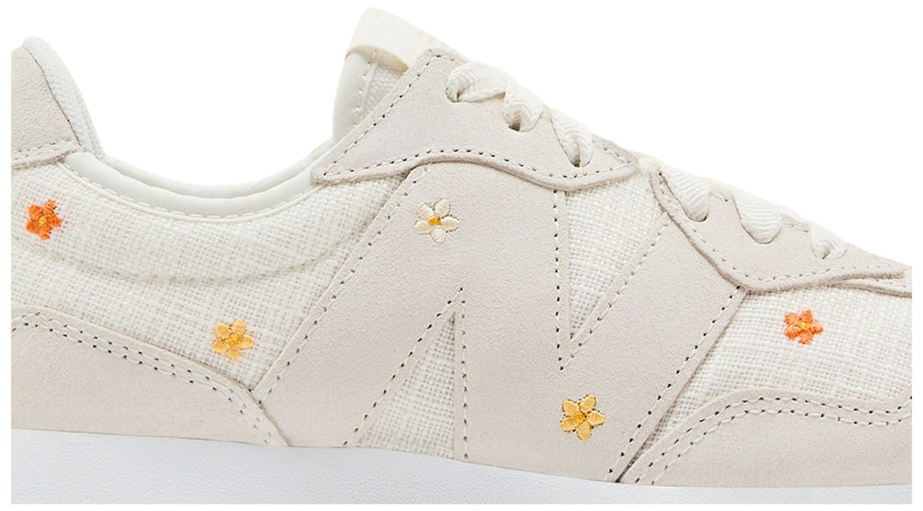 New Balance 327 Sea Salt Floral Embroidery (W)