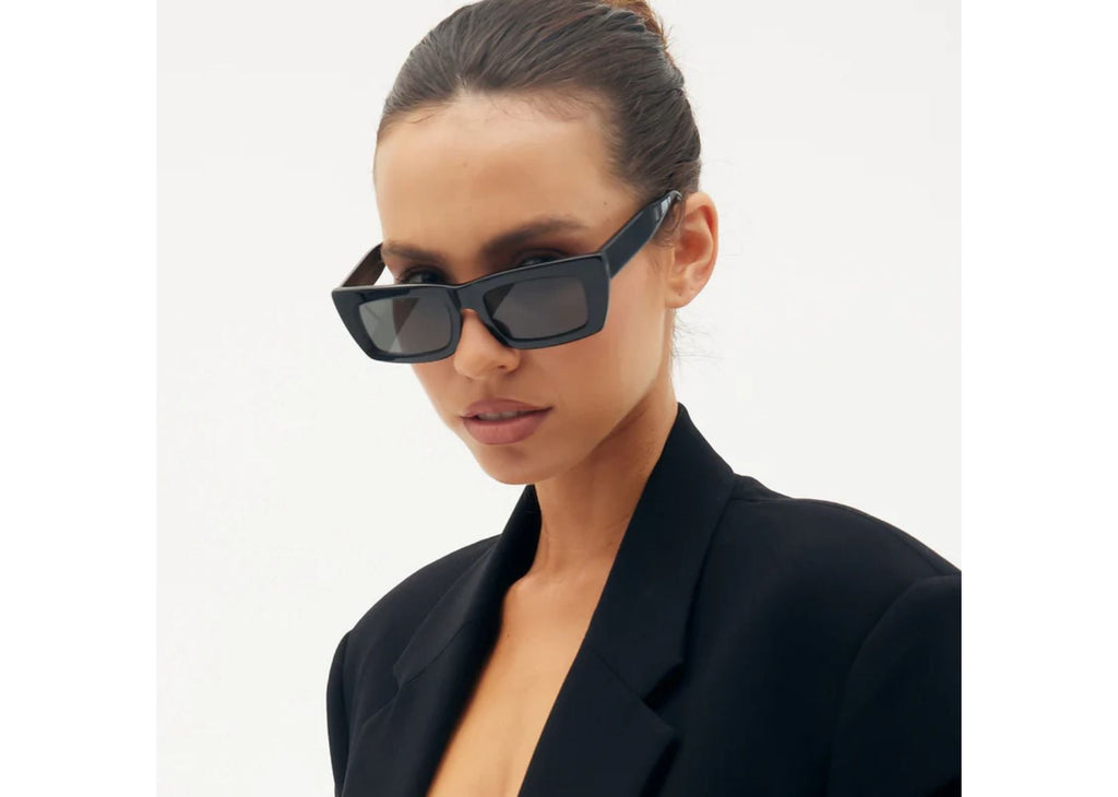 Vehla Florence Black / Smoke