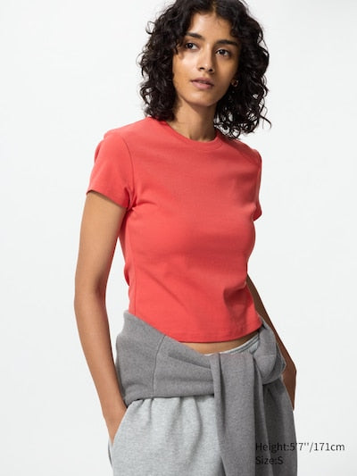 UNIQLO Women's Mini T-Shirt - 14 RED