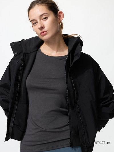 UNIQLO Women's HEATTECH Crew Neck T-Shirt (Long Sleeve) - 09 BLACK