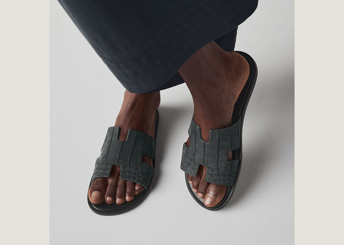 Hermes Izmir Sandal Gris Carbone Alligator Leather