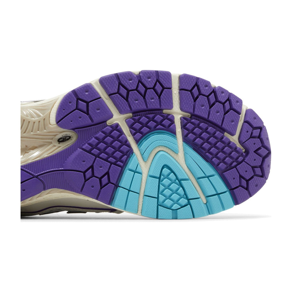 New Balance 1906 R Hornets
