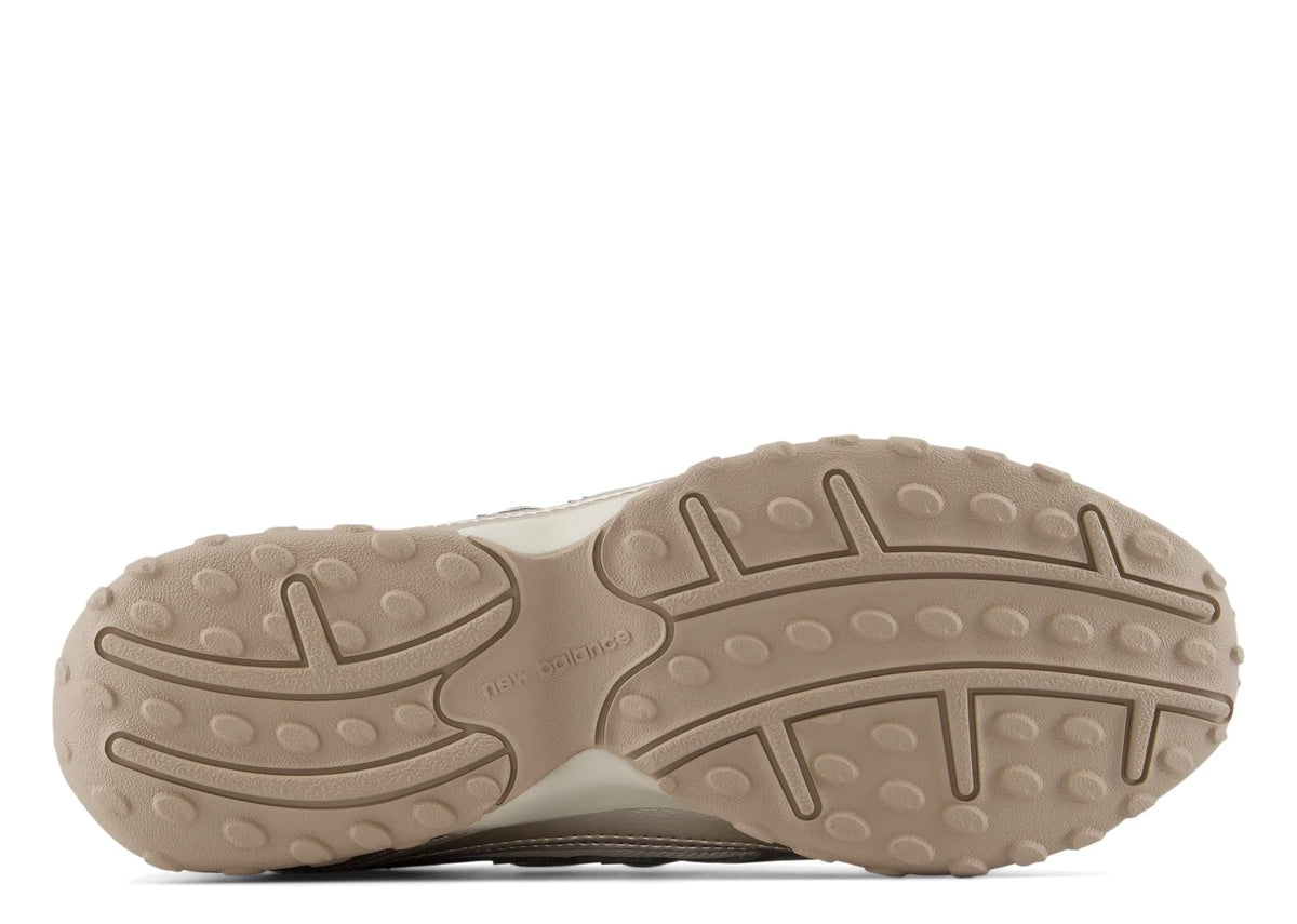 New Balance 204 L V 1 Gold