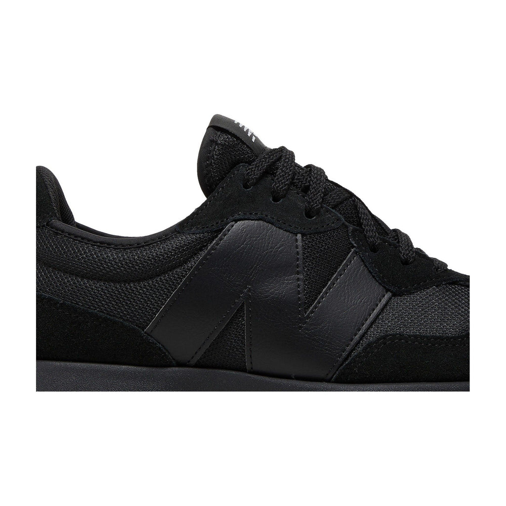 New Balance 327 Triple Black