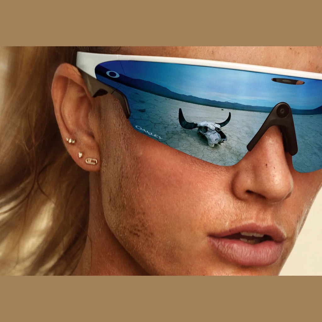 Oakley Meta Vanguard AI Smart Glasses Prizm Sapphire Lens White