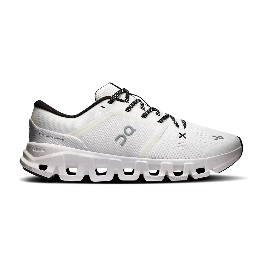 On Running Cloud X 5 White Black (W)