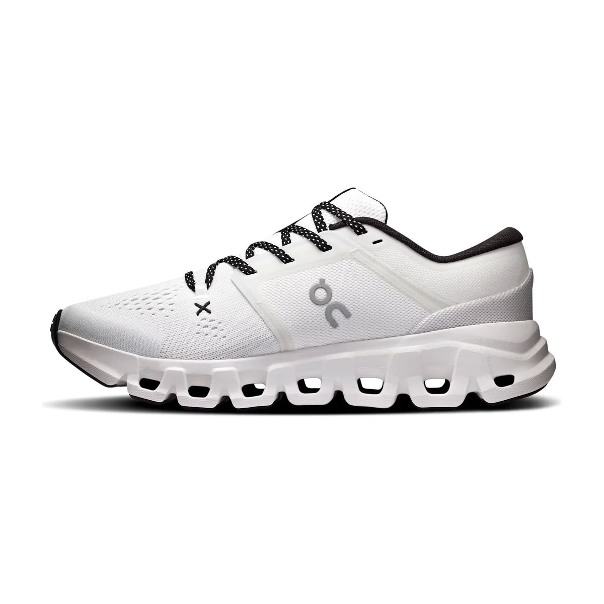 On Running Cloud X 5 White Black (W)