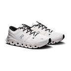 On Running Cloud X 5 White Black (W)