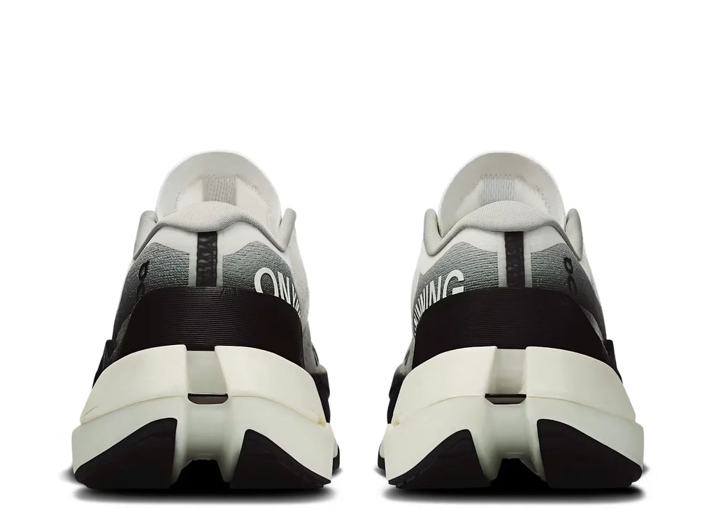 On Running Cloudboom Max White Black (W)