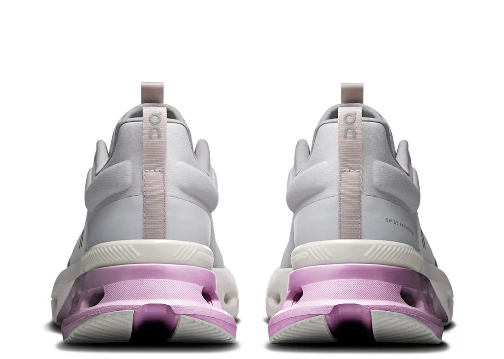 On Running Cloudnova X Glacier Sakura (W)