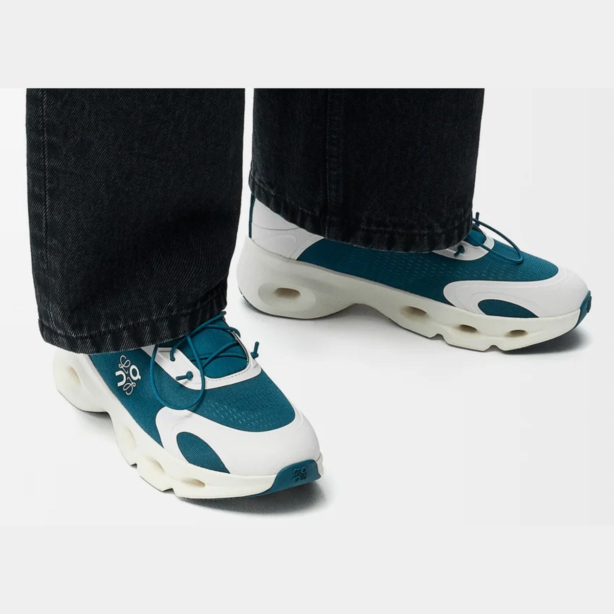 On Running Cloudsolo LOEWE Teal Eggshell (W)