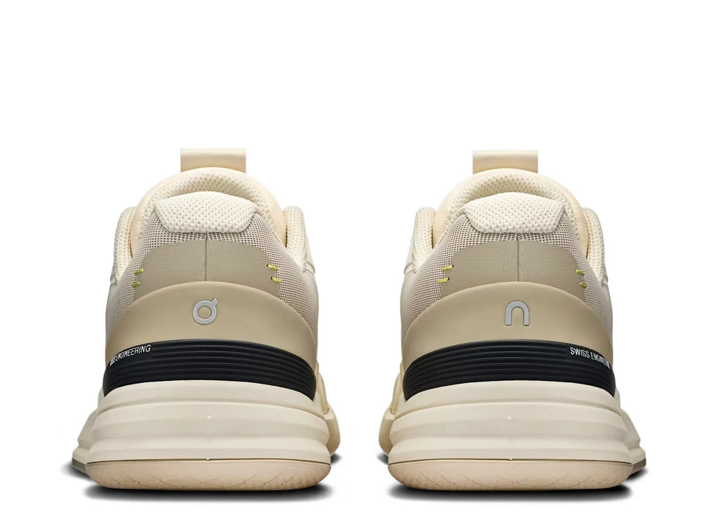 On Running THE ROGER Pro Sand Ivory (W)