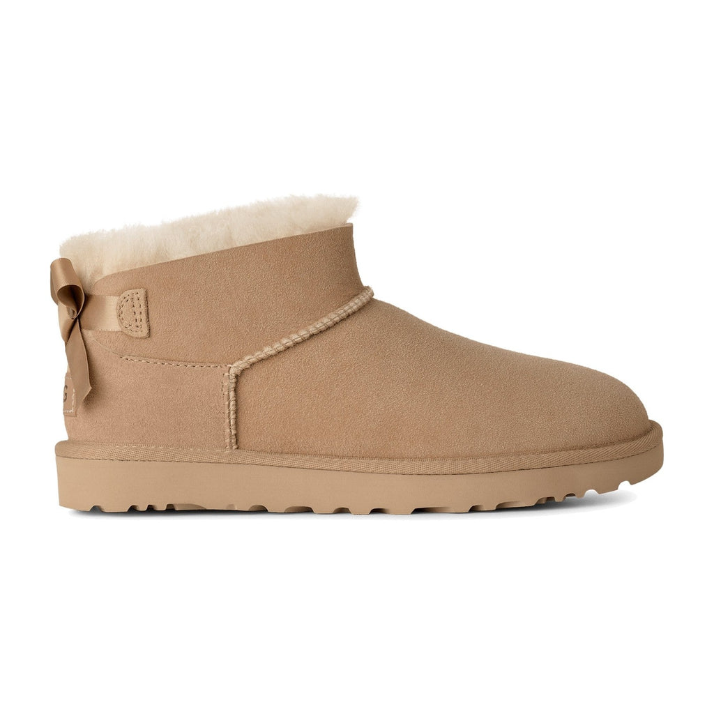 UGG Ultra Mini Bailey Bow Boot Sand (W)